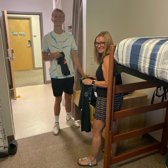 Meet your Posher, Jennifer - Picture 16 of 16